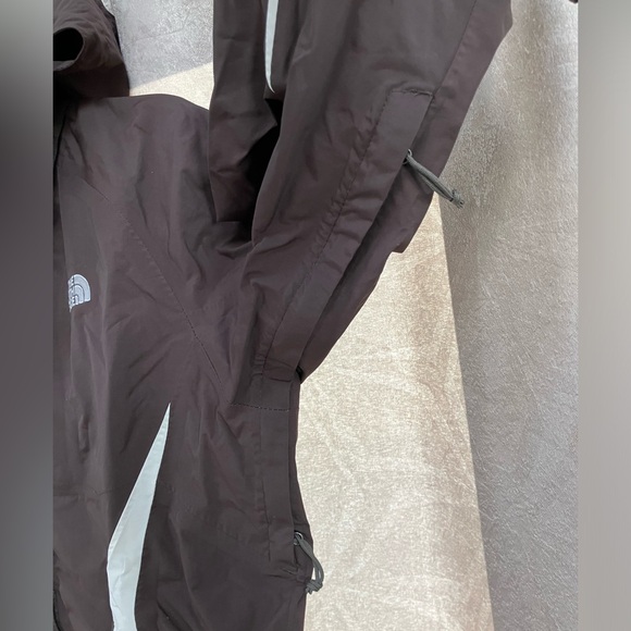 The North Face Women’s 2-piece Ski/Winter Jacket - Picture 6 of 16